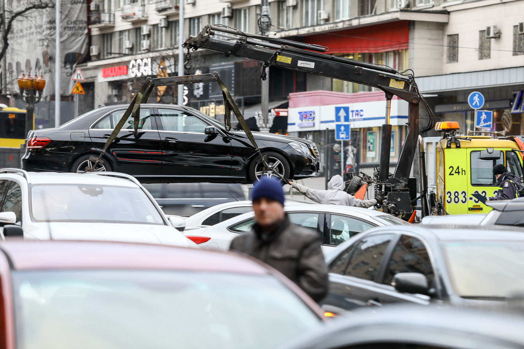 Visit Ukraine - Parking rules in Germany: why a car may be towed and fined