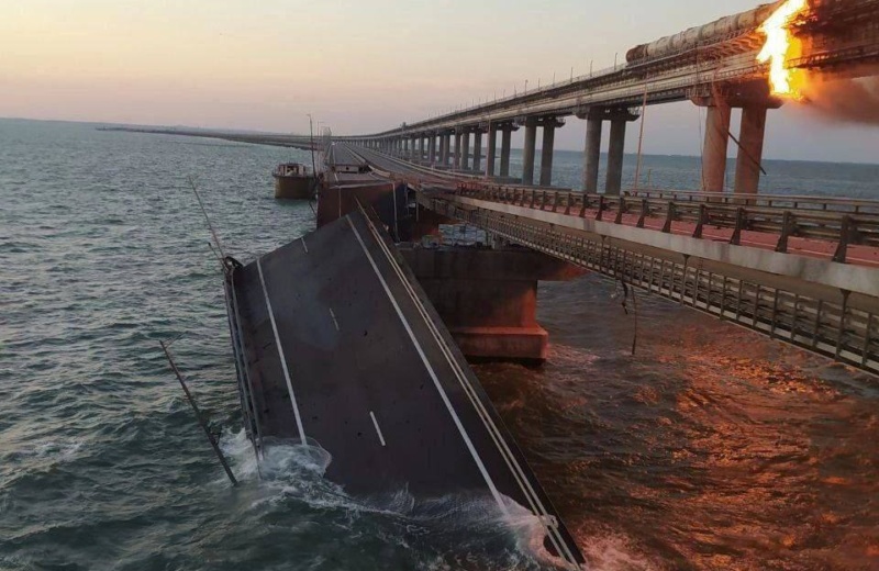 Ukrainian Attack Devastates Logistically-Critical Russia-Crimea Bridge - Kyiv Post - Ukraine's Global Voice